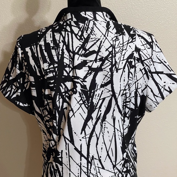 DRESS BARN SHORTSLEEVED BLACK AND WHITE JACKET SZ 16 - Picture 3 of 9